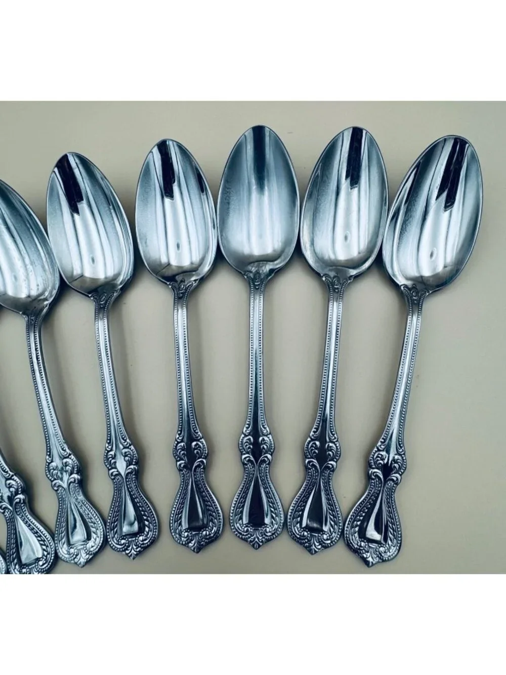 Set Of 8 Towle OLD COLONIAL 18/10 Stainless Place Oval Soup Spoons